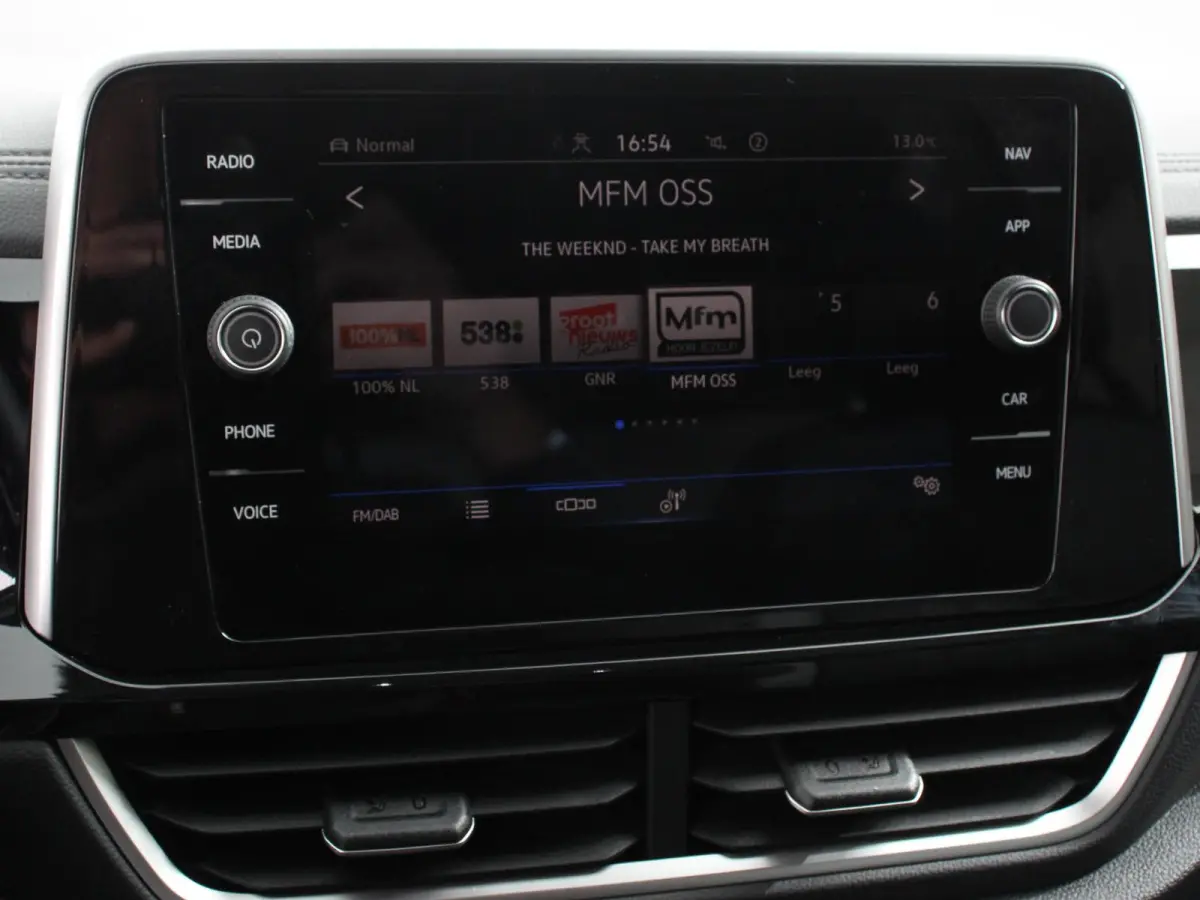 1.5 TSI 150pk DSG R-Line Navigatie Apple Carplay/Android Auto Parkeersensoren Camera Adaptive Cruise Control Dab Digitale Cockpit