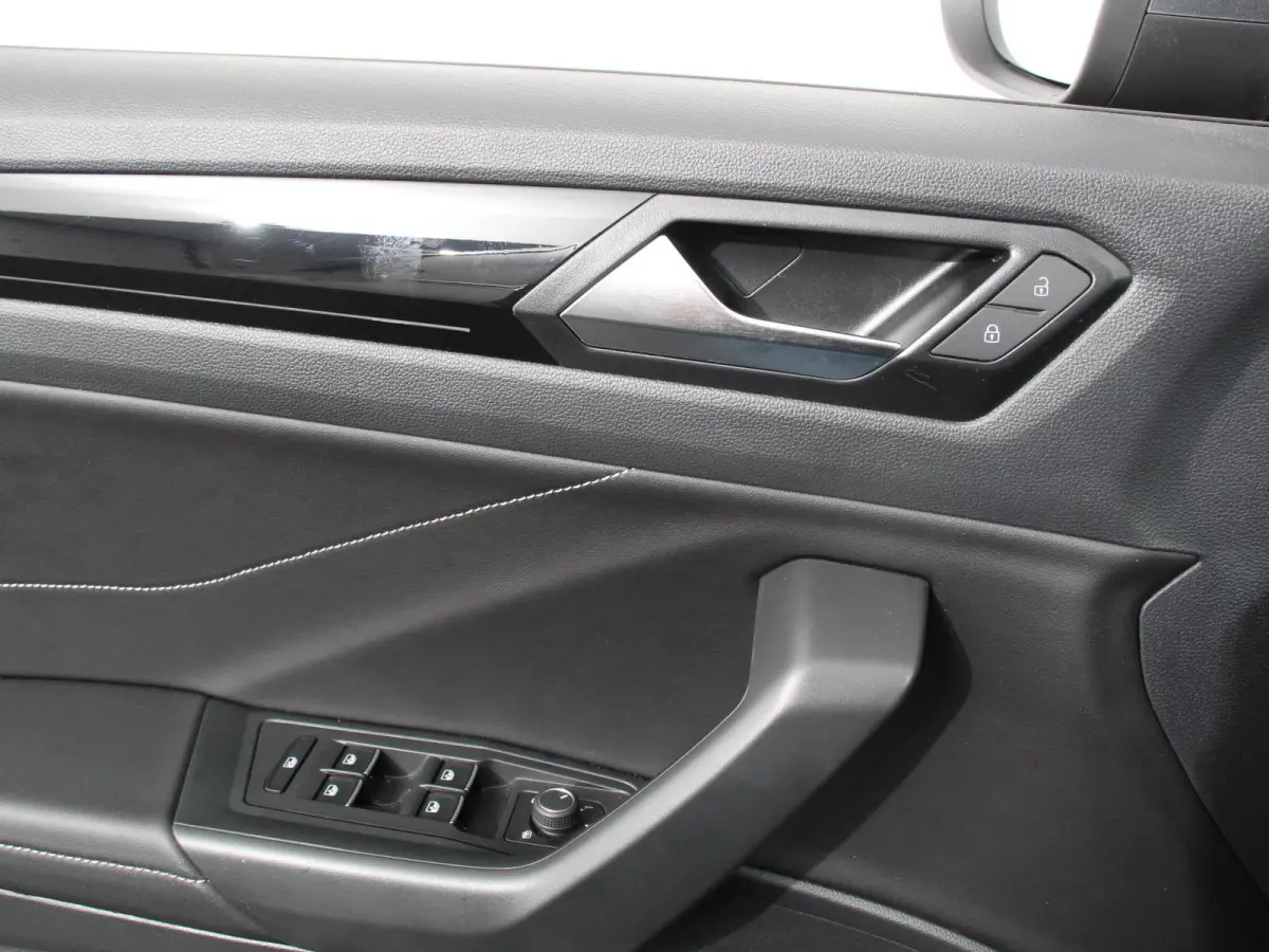 1.5 TSI 150pk DSG R-Line Navigatie Apple Carplay/Android Auto Parkeersensoren Camera Adaptive Cruise Control Dab Digitale Cockpit