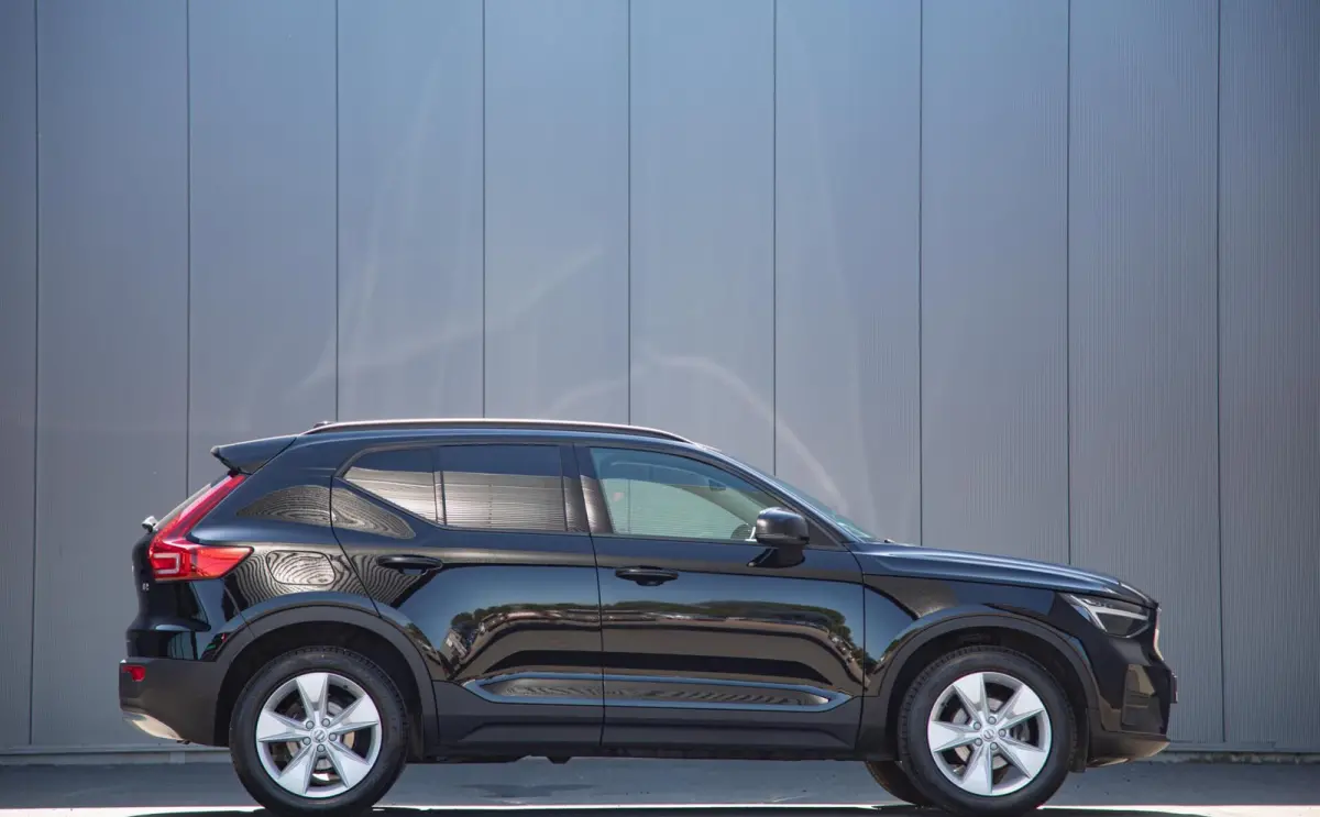 Volvo XC40 2023 Benzine Handgeschakeld leasen