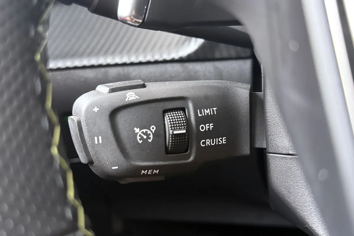 1.2 PT 101 PK Aut. GT Pack 3D Dash. Adap.Cruise Camera Carplay