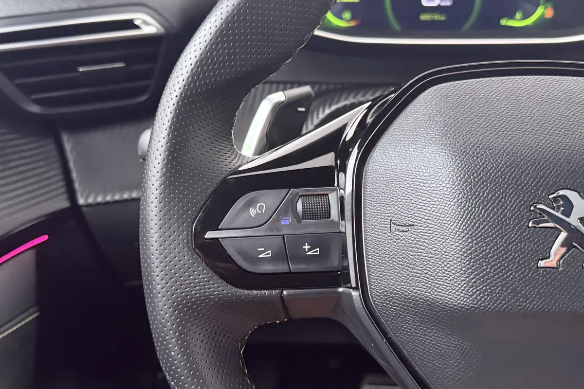 1.2 PT 101 PK Aut. GT Pack 3D Dash. Adap.Cruise Camera Carplay