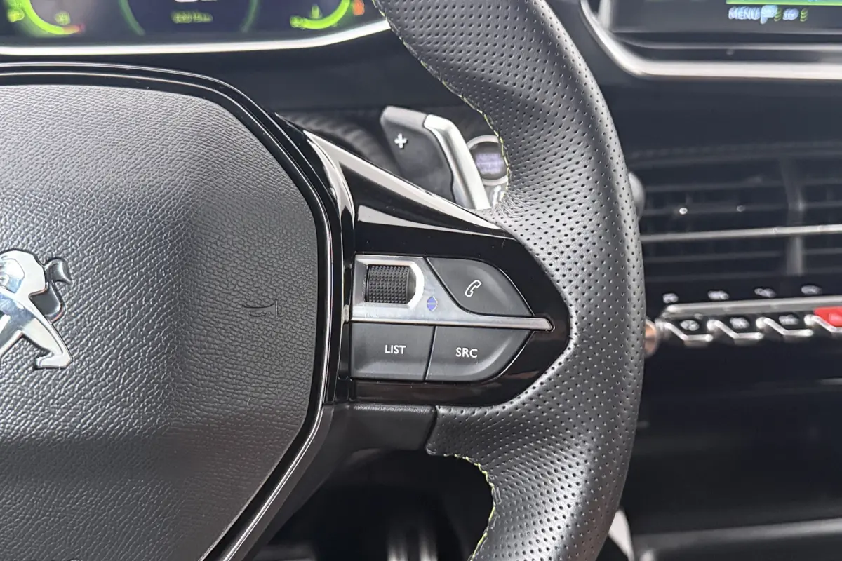 1.2 PT 101 PK Aut. GT Pack 3D Dash. Adap.Cruise Camera Carplay