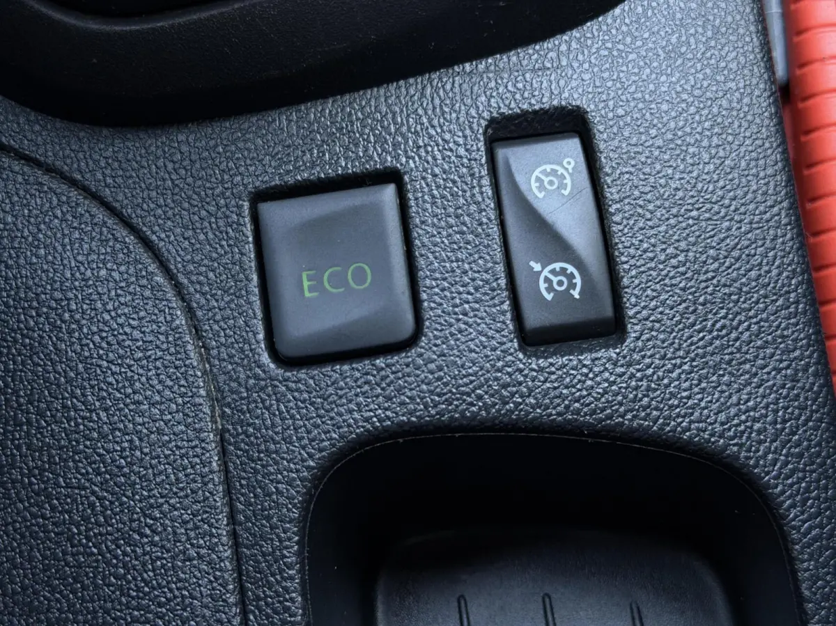 0.9 TCe Limited - NAVI/AIRCO/CRUISECONTROL