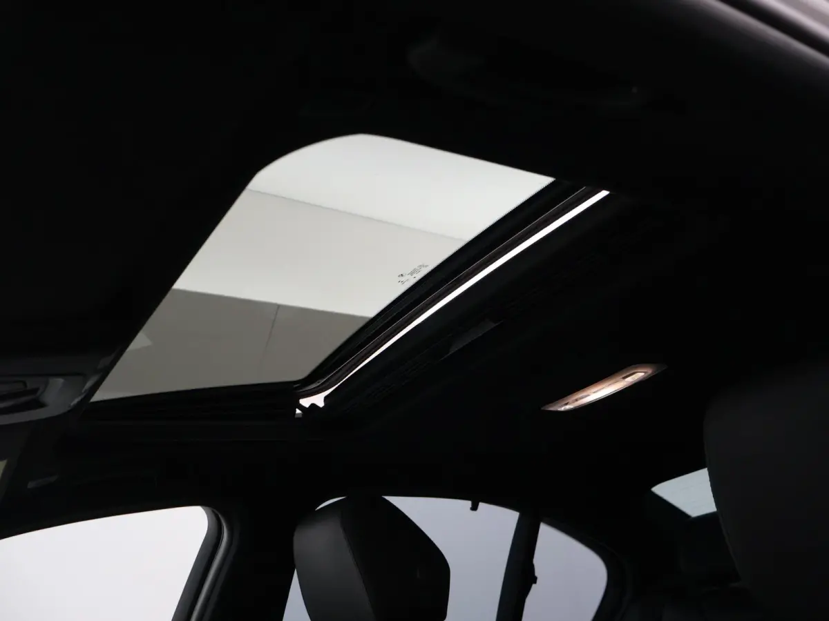 320i 184 PK M-SPORT AUT. HIGH EXECUTIVE+ SCHUIFDAK | HEAD-UP | STOELVERW. | LED | DAB | LEDER