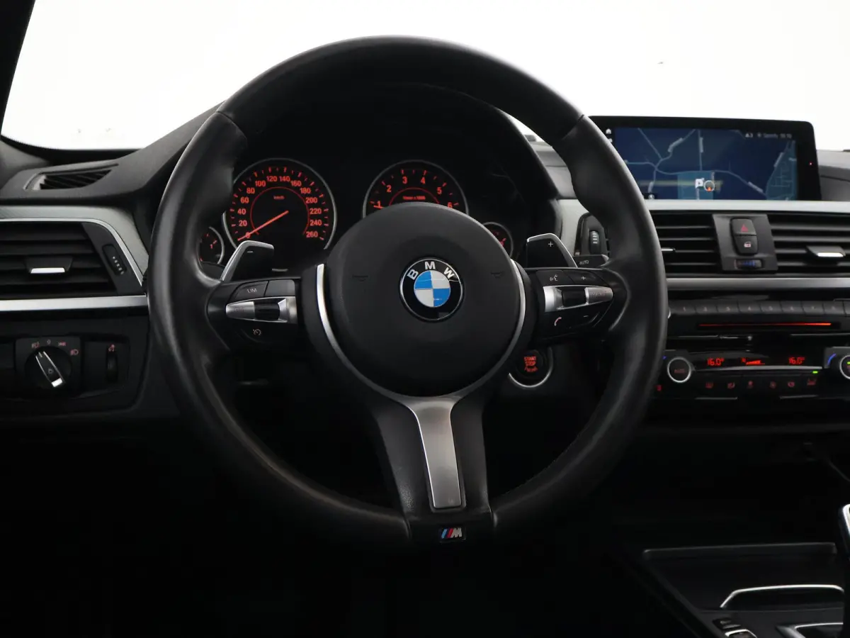 320i 184 PK M-SPORT AUT. HIGH EXECUTIVE+ SCHUIFDAK | HEAD-UP | STOELVERW. | LED | DAB | LEDER