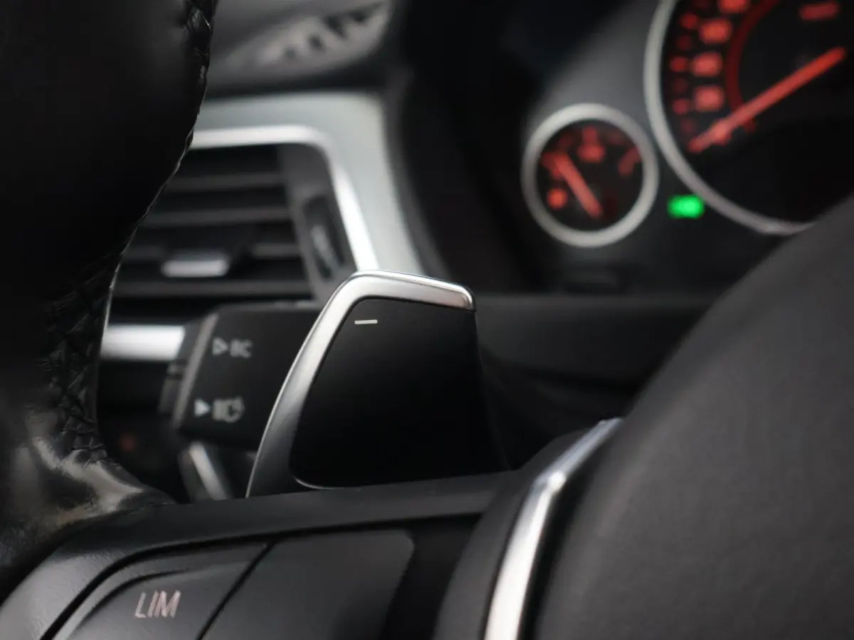 320i 184 PK M-SPORT AUT. HIGH EXECUTIVE+ SCHUIFDAK | HEAD-UP | STOELVERW. | LED | DAB | LEDER