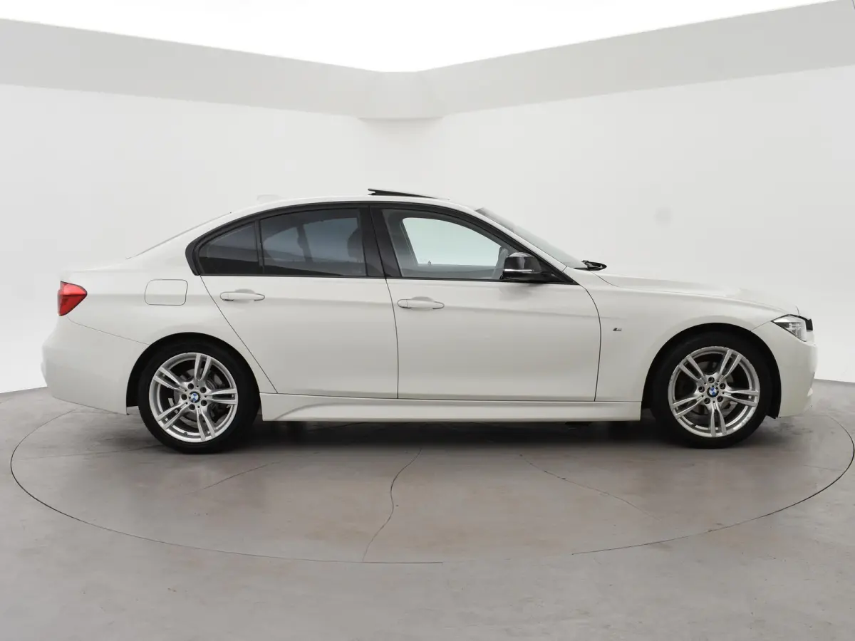 320i 184 PK M-SPORT AUT. HIGH EXECUTIVE+ SCHUIFDAK | HEAD-UP | STOELVERW. | LED | DAB | LEDER