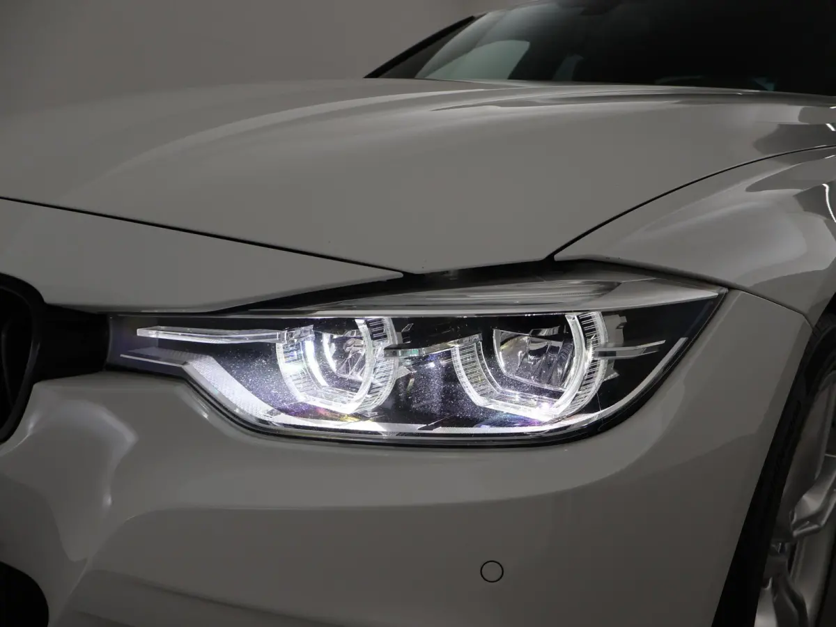 320i 184 PK M-SPORT AUT. HIGH EXECUTIVE+ SCHUIFDAK | HEAD-UP | STOELVERW. | LED | DAB | LEDER