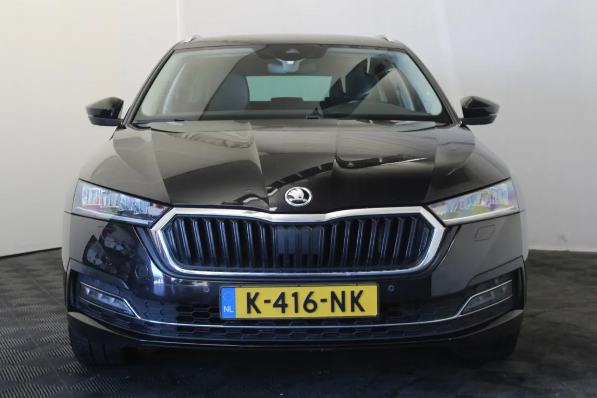 1.0 TSI Business Edition Plus |Navi|Trekhaak|Stoelverw.|