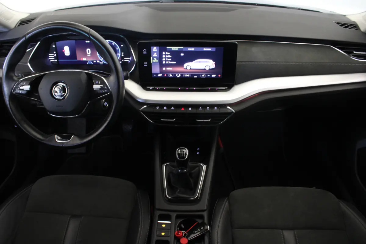 1.0 TSI Business Edition Plus |Navi|Trekhaak|Stoelverw.|