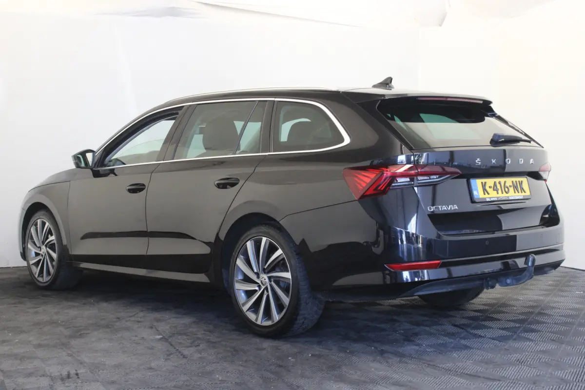 1.0 TSI Business Edition Plus |Navi|Trekhaak|Stoelverw.|