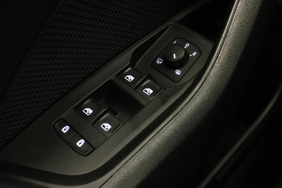1.0 TSI Business Edition Plus |Navi|Trekhaak|Stoelverw.|