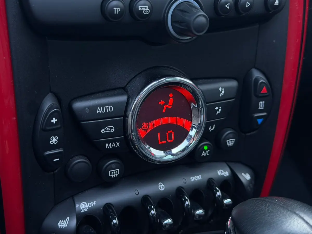 1.6 John Cooper Works ALL4 LAGE KM!! | 218PK | PANO | HARMAN/KARDON | LEER | PERF ONDERHOUD | CRUISE | CLIMATE |