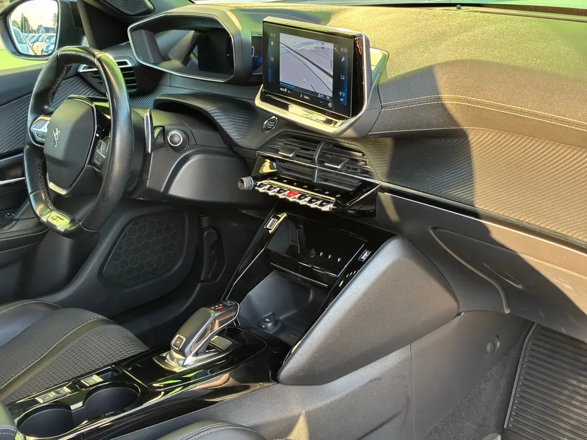 1.2 PureTech GT-Line|1e Eigenaar|Automaat|D-riem v.v.|Camera|Navigatie|CruiseControl|Climatronic|NAP|