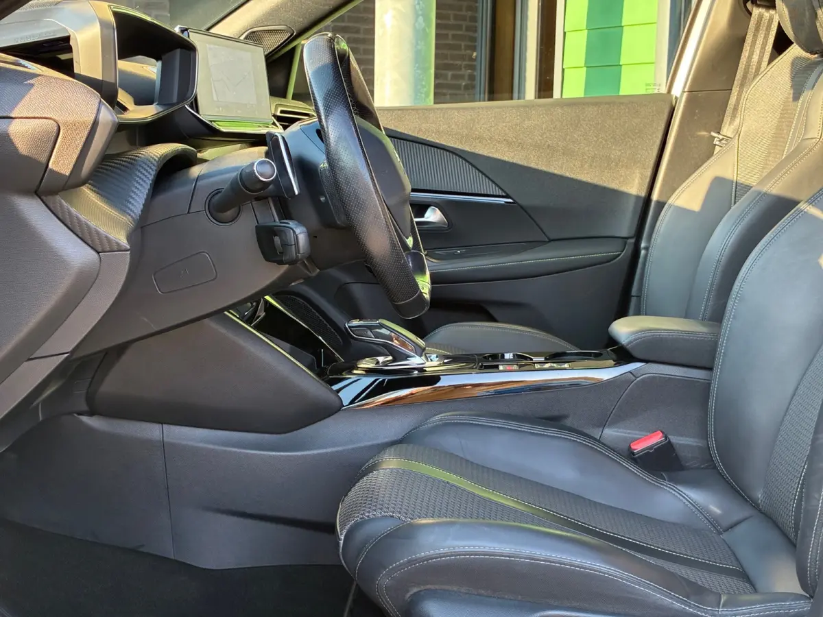 1.2 PureTech GT-Line|1e Eigenaar|Automaat|D-riem v.v.|Camera|Navigatie|CruiseControl|Climatronic|NAP|