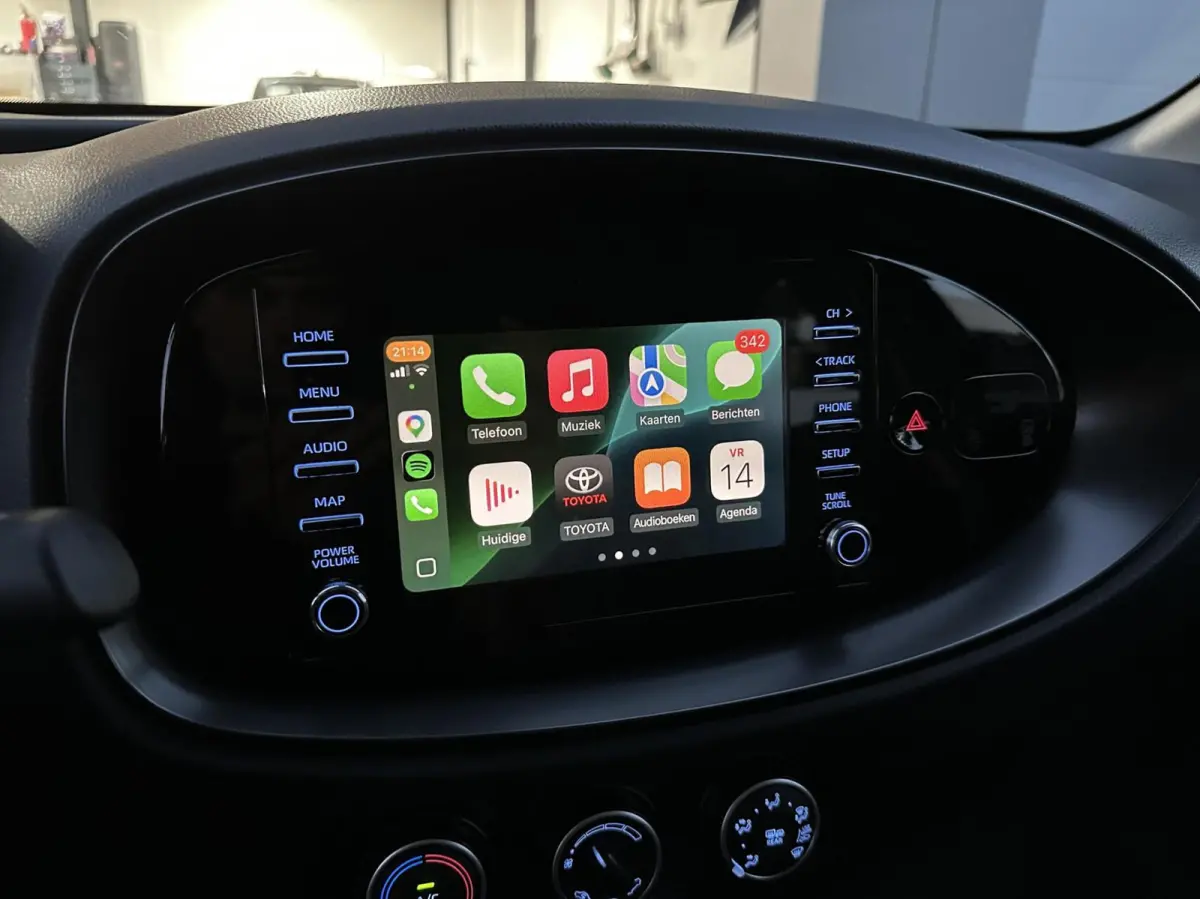 1.0 VVT-i MT Play carplay, nieuwe apk!