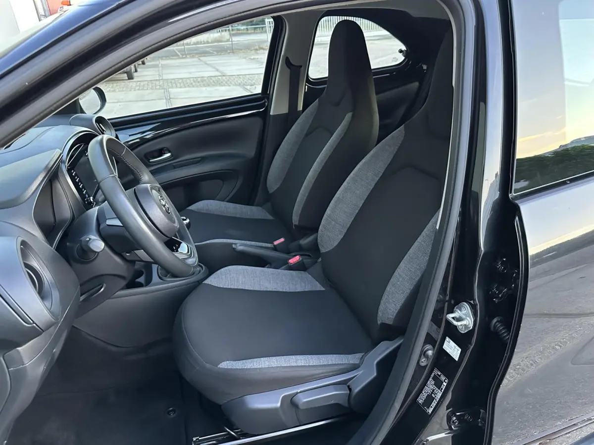 1.0 VVT-i MT Play carplay, nieuwe apk!