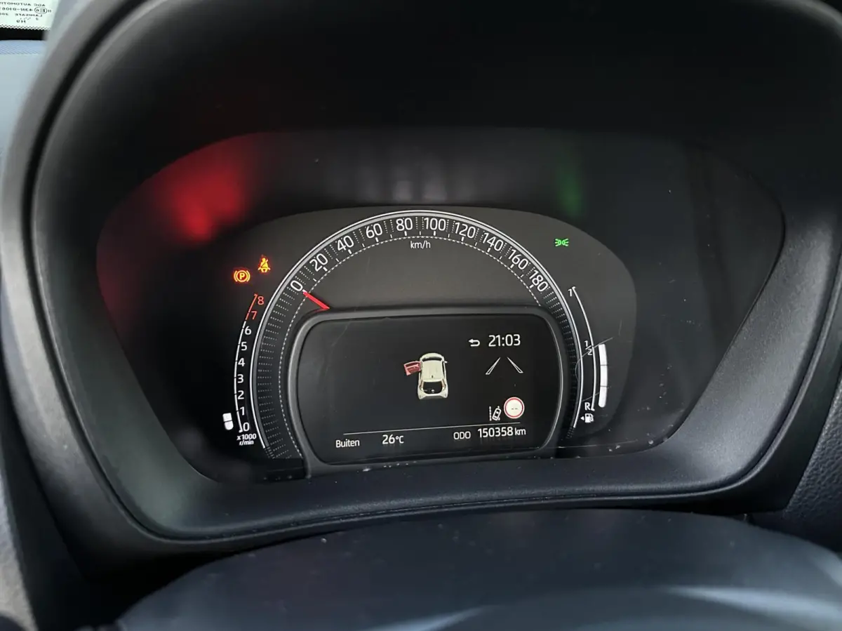 1.0 VVT-i MT Play carplay, nieuwe apk!