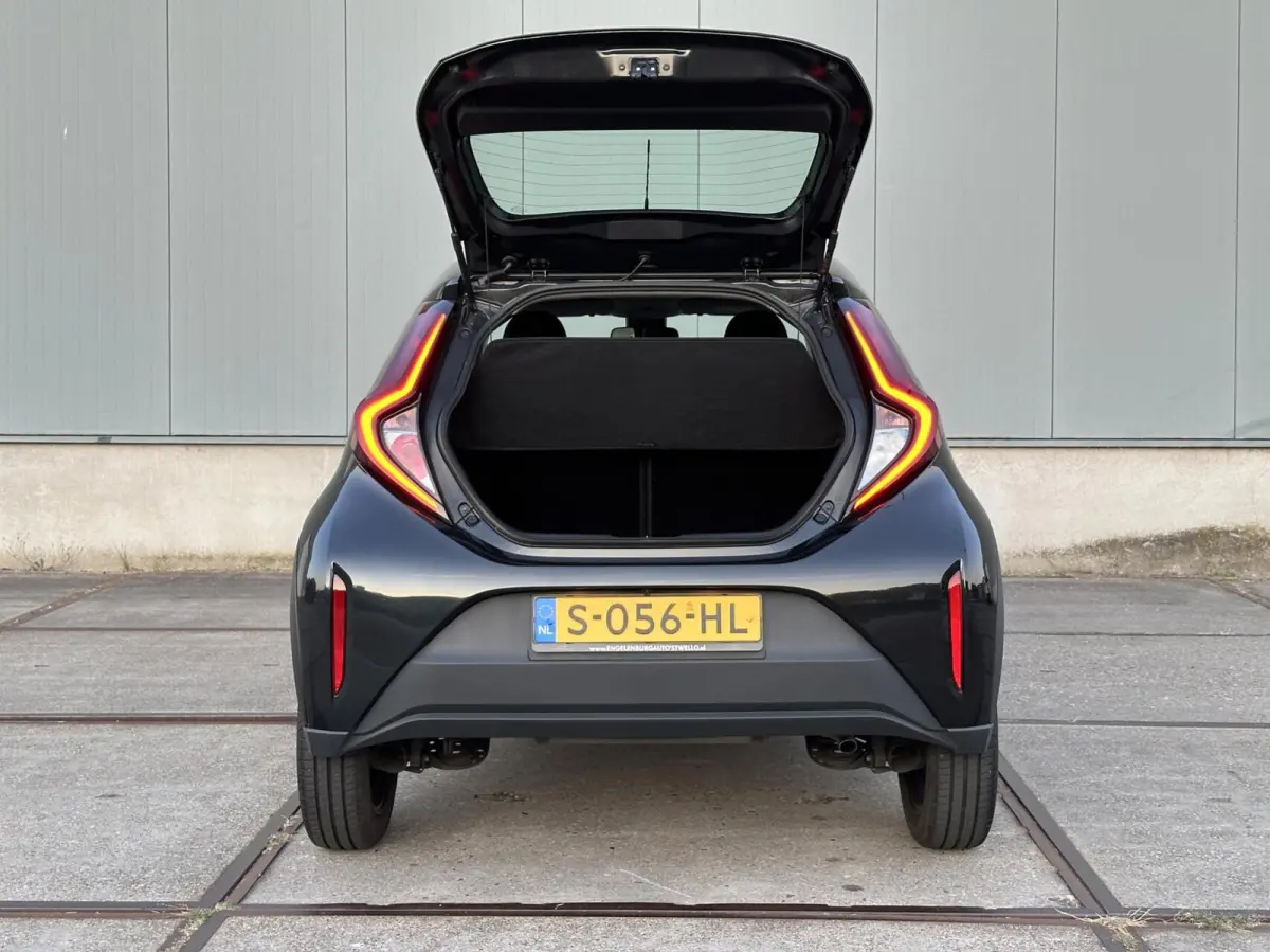 1.0 VVT-i MT Play carplay, nieuwe apk!