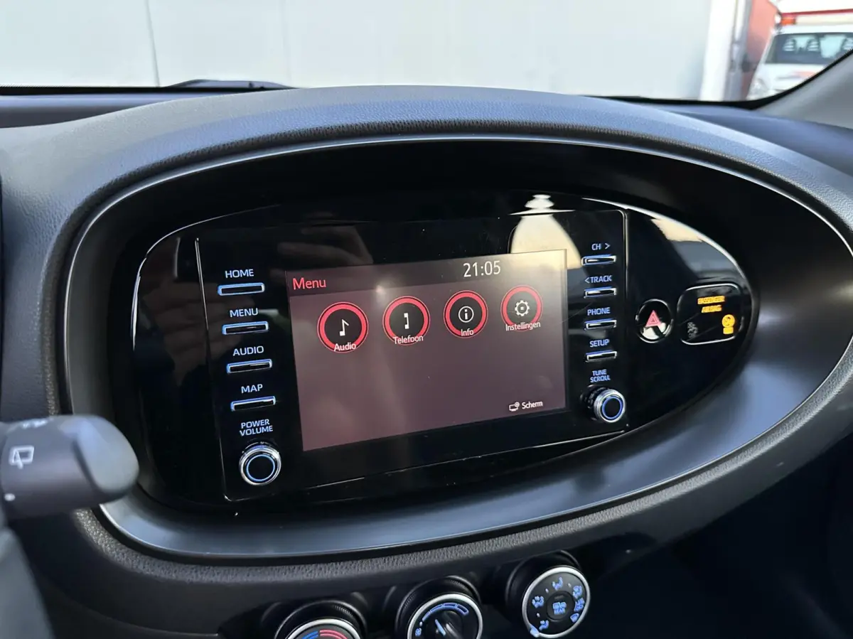 1.0 VVT-i MT Play carplay, nieuwe apk!