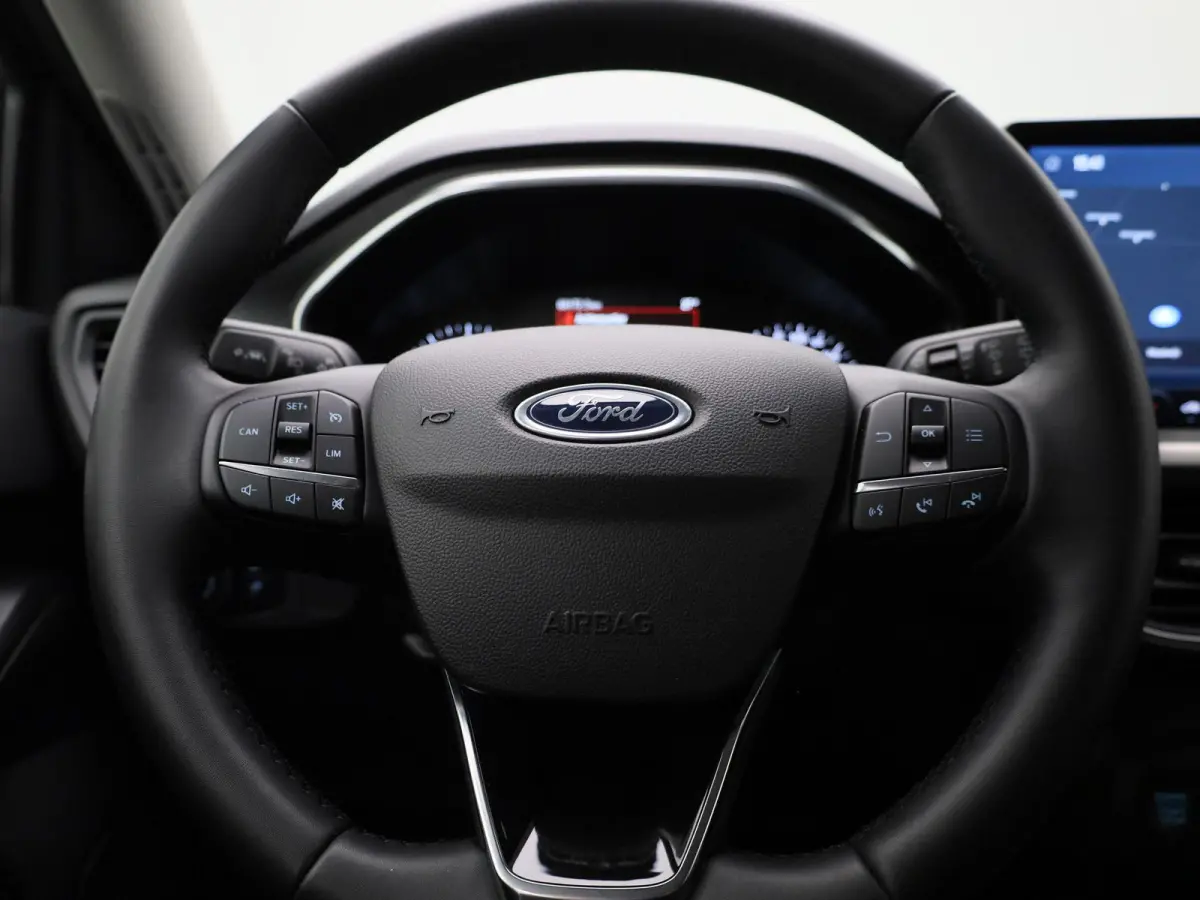 1.0 EcoBoost Hybrid Titanium | APPLE CARPLAY - ANDROID AUTO | PARKEERSENSOREN | NAVIGATIE | CLIMATE CONTROL | CRUISE CONTROL |