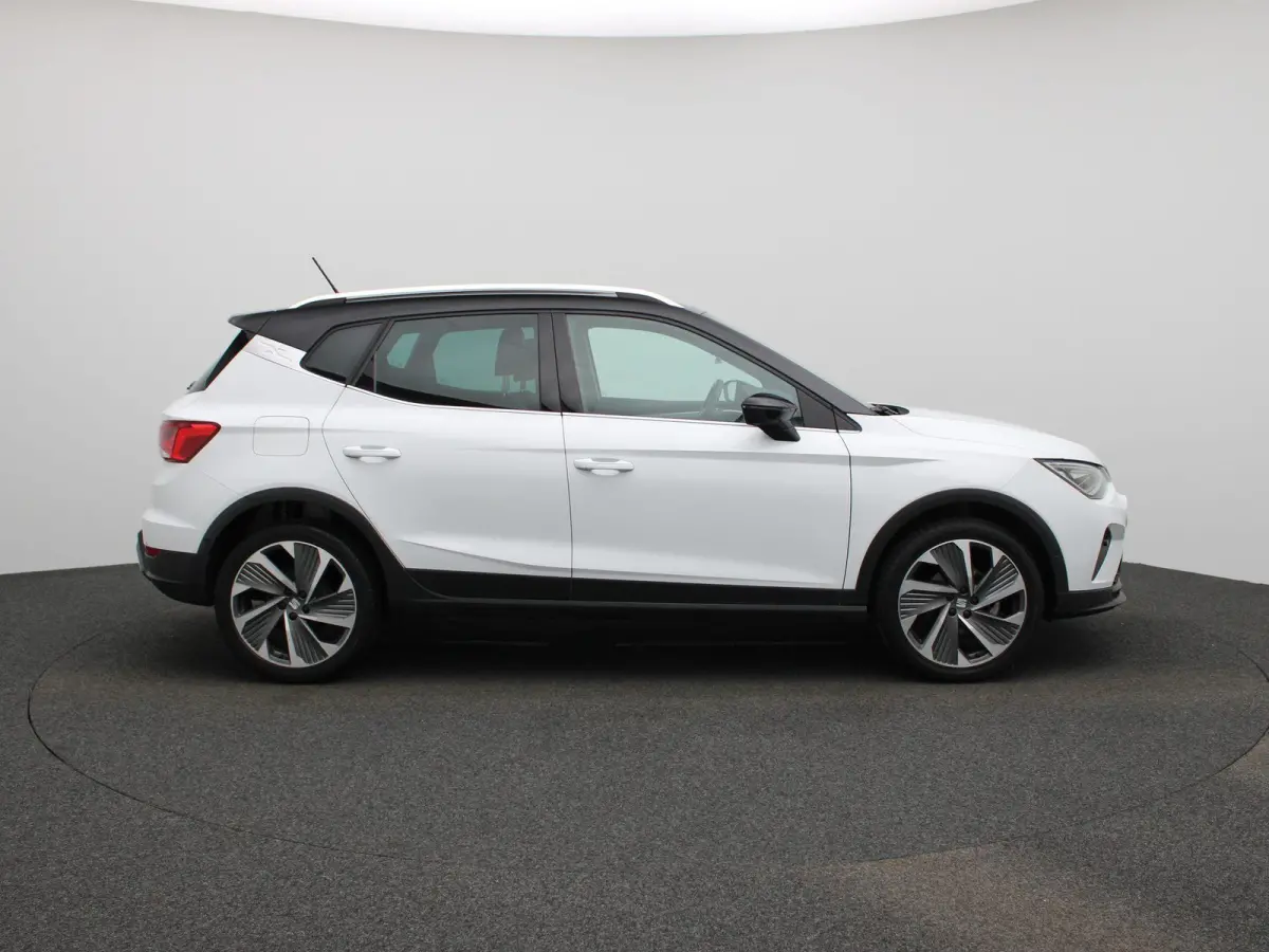 1.0 TSI FR Business Intense | ACHTERUITRIJCAMERA | STOELVERWARMING | APPLE CARPLAY - ANDROID AUTO | CLIMATE CONTROL | TREKHAAK |