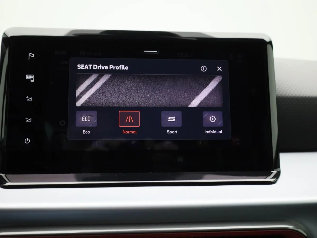 1.0 TSI FR Business Intense | ACHTERUITRIJCAMERA | STOELVERWARMING | APPLE CARPLAY - ANDROID AUTO | CLIMATE CONTROL | TREKHAAK |
