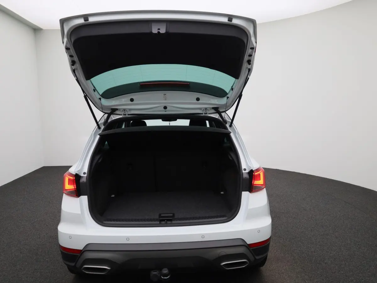 1.0 TSI FR Business Intense | ACHTERUITRIJCAMERA | STOELVERWARMING | APPLE CARPLAY - ANDROID AUTO | CLIMATE CONTROL | TREKHAAK |