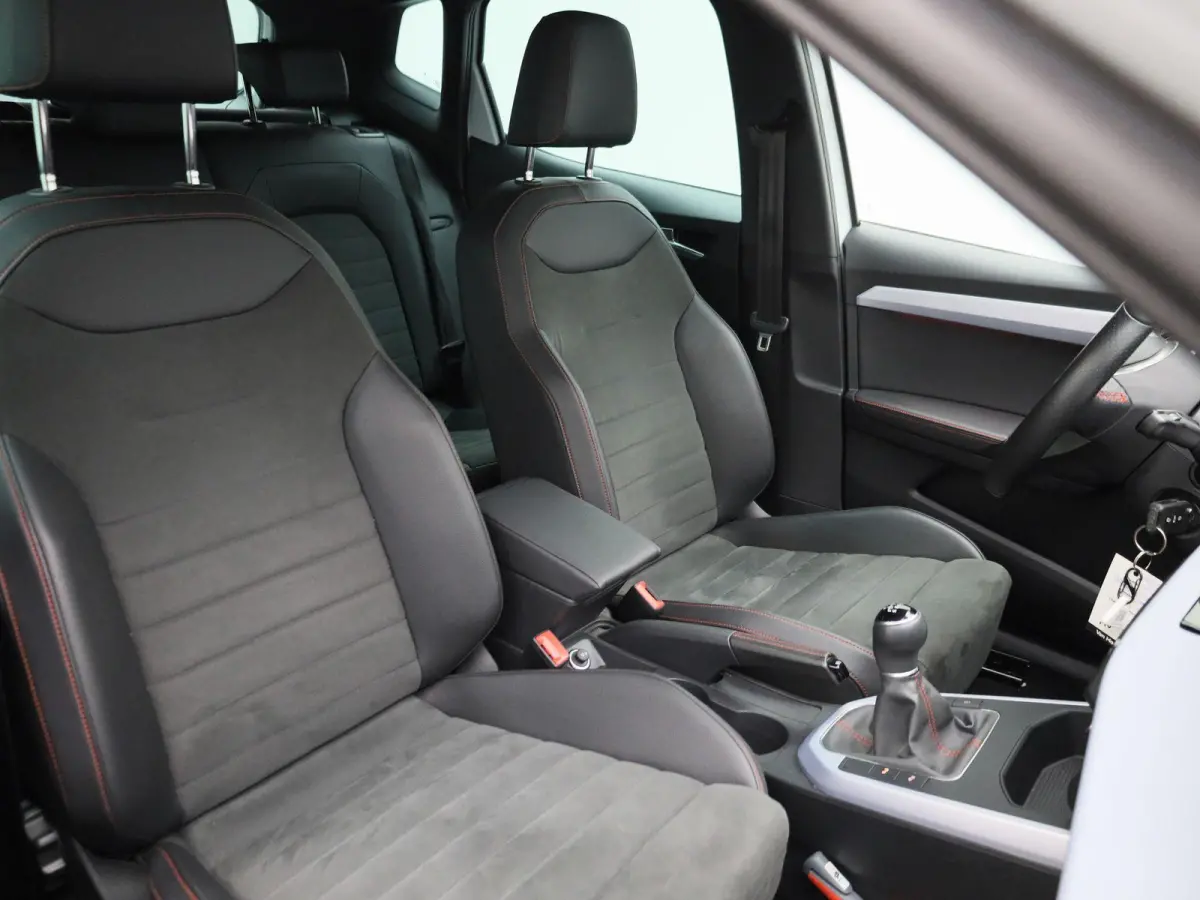 1.0 TSI FR Business Intense | ACHTERUITRIJCAMERA | STOELVERWARMING | APPLE CARPLAY - ANDROID AUTO | CLIMATE CONTROL | TREKHAAK |