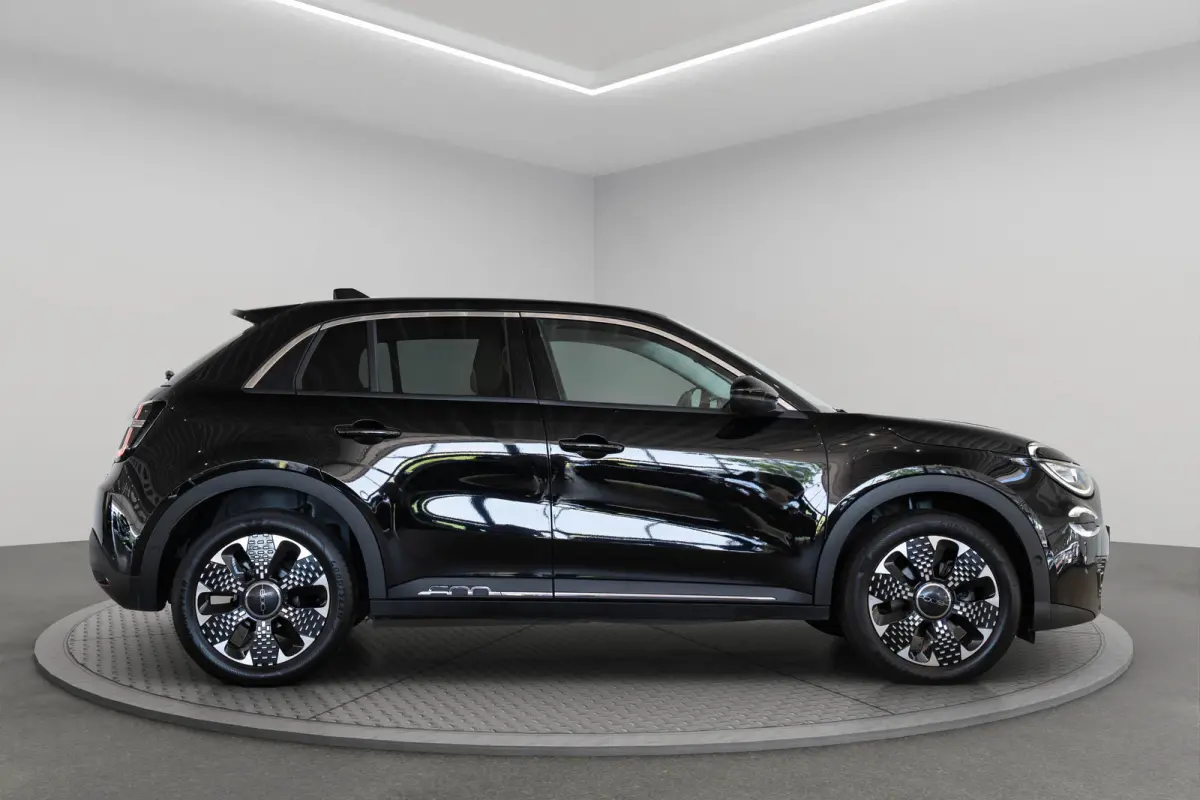 1.2 Hybrid La Prima | Camera | Lederen Bekleding | Stoelverwarming | Navigatie | Climate Controle | Keyless | Apple Carplay & Android Auto |