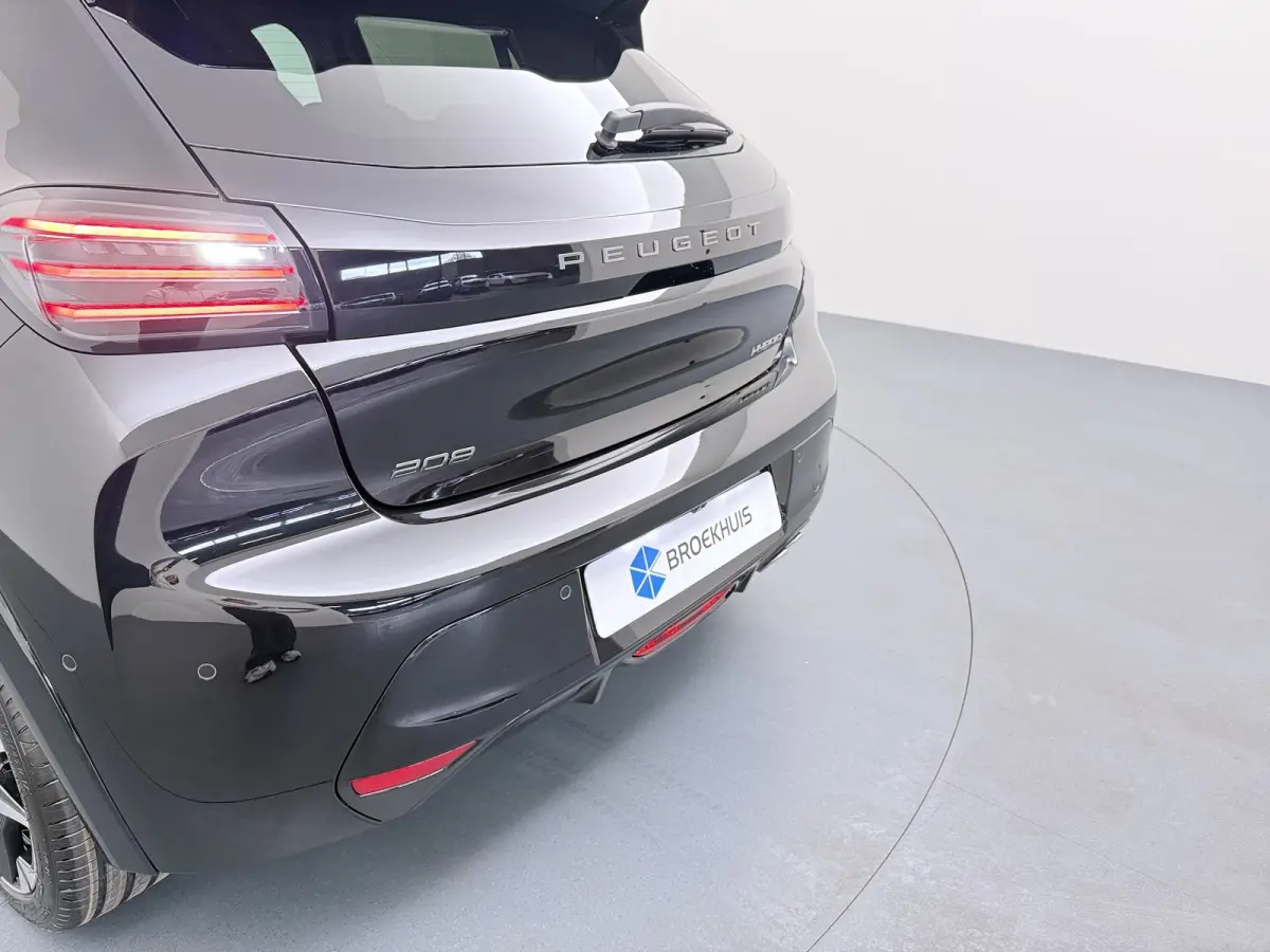 GT | Elektrische parkeerrem | Extra getinte achterste zijruiten en achterruit | Extra getinte achterste zijruiten en achterruit