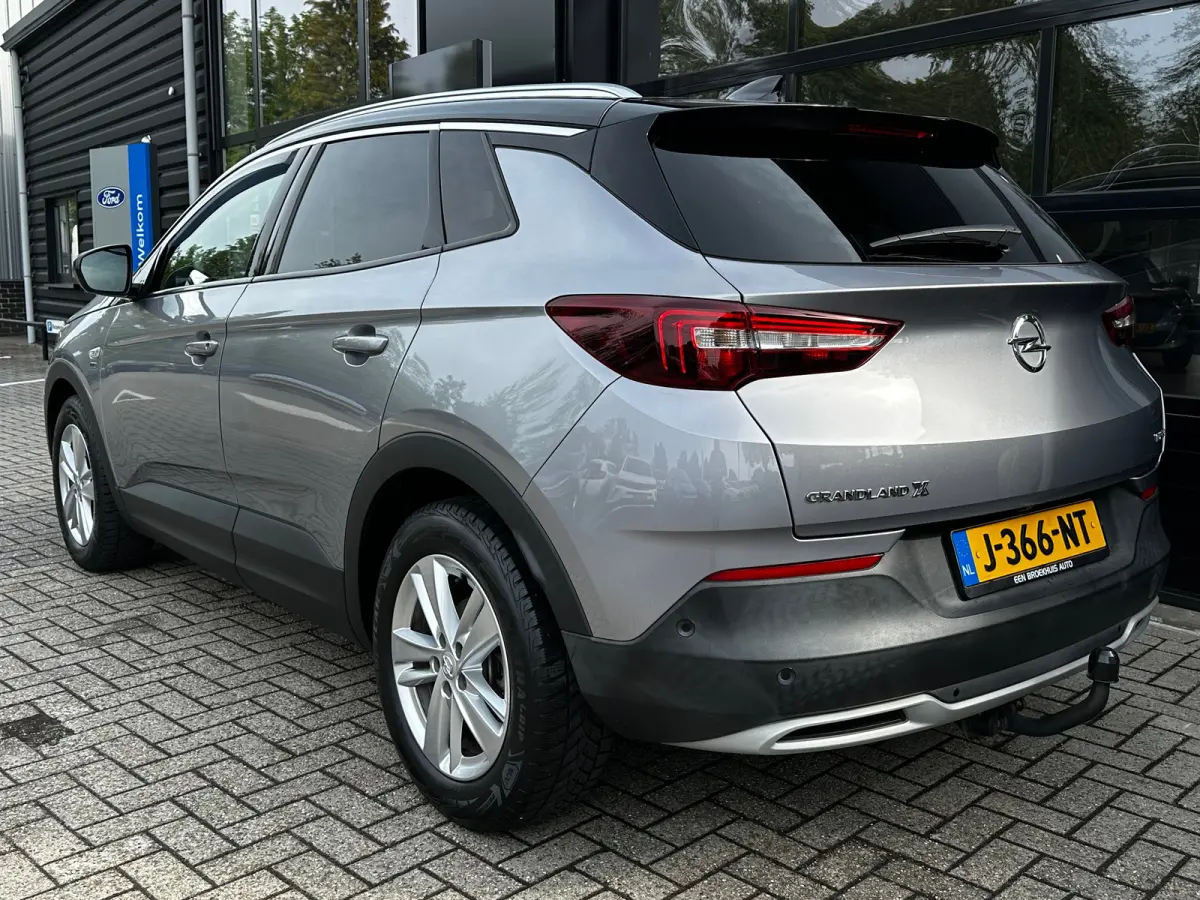 1.2 Turbo 120 Jaar Edition 130 PK | TREKHAAK| CAMERA + SENSOREN| AGR COMFORTSTOELEN| ELECTRONIC CLIMATE CONTROL| CRUISE CONTROL| GETINT GLAS|