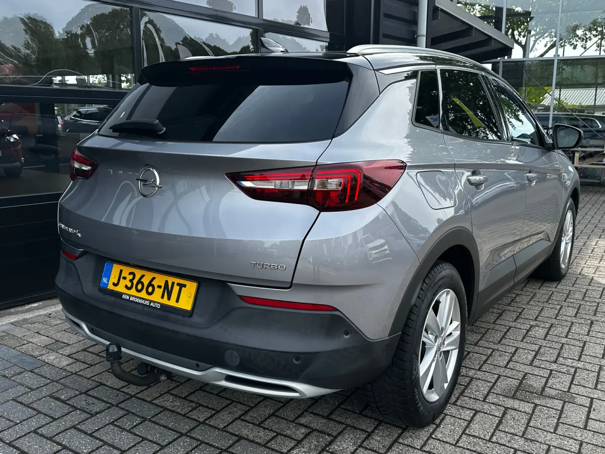 1.2 Turbo 120 Jaar Edition 130 PK | TREKHAAK| CAMERA + SENSOREN| AGR COMFORTSTOELEN| ELECTRONIC CLIMATE CONTROL| CRUISE CONTROL| GETINT GLAS|