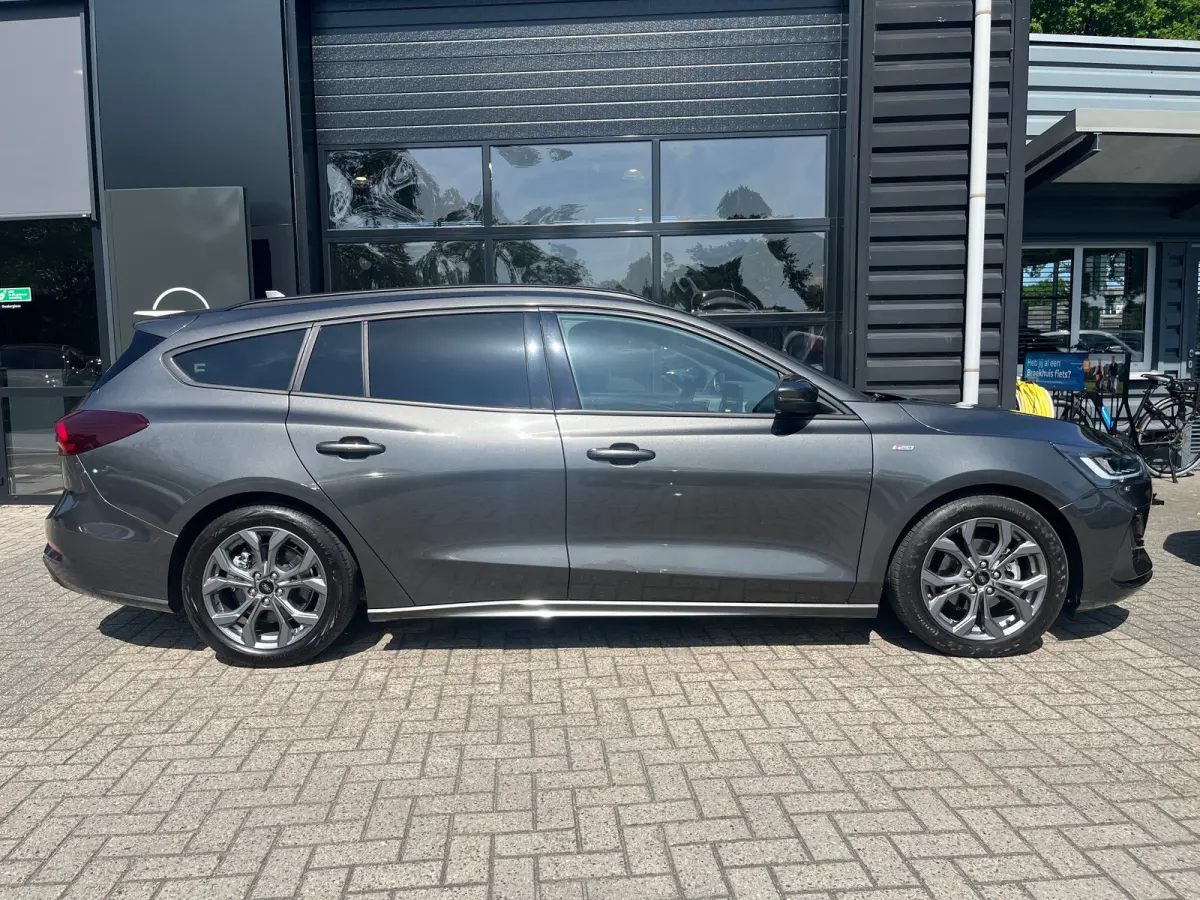 1.0 155PK AUTOMAAT Hybrid ST Line | NAVIGATIE+ APPLE CARPLAY ANDROID AUTO| STOEL, STUUR & VOORRUITVERWARMING| PARKEERSENSOREN V+A| LED KOPLAMPEN| CRUISE CONTROL|