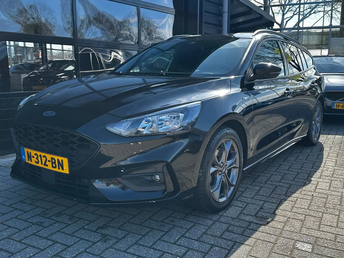1.0 125 PK ST Line | TREKHAAK| STOEL, STUUR EN VOORRUITVERWARMING| KEYLESS ENTRY & START| CAEMRA + PARKEERSENSOREN| NAVIGATIE + APPLE CARPLAY/ANDROID AUTO| LED|