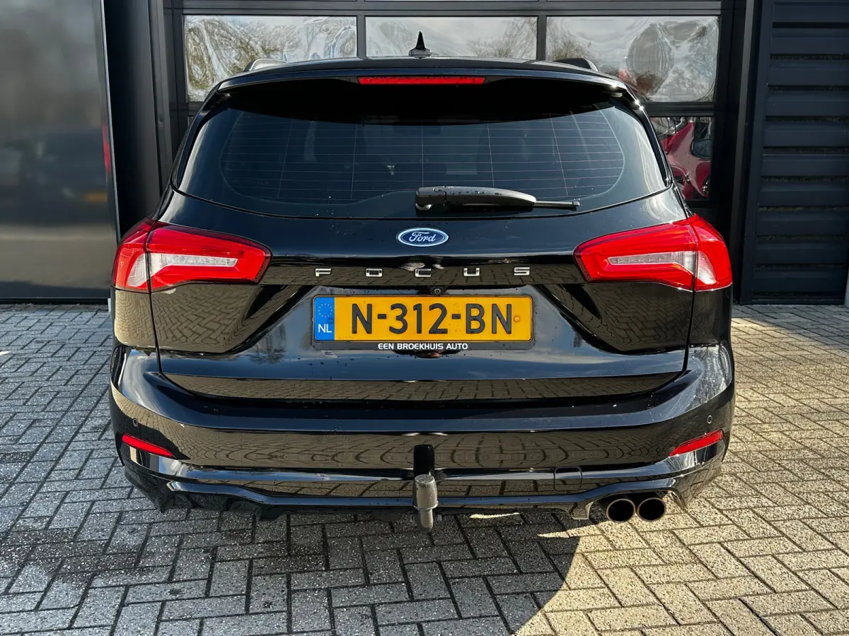 1.0 125 PK ST Line | TREKHAAK| STOEL, STUUR EN VOORRUITVERWARMING| KEYLESS ENTRY & START| CAEMRA + PARKEERSENSOREN| NAVIGATIE + APPLE CARPLAY/ANDROID AUTO| LED|