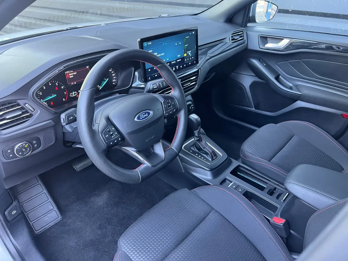 1.0 EcoBoost Hybrid ST Line AUTOMAAT | STOEL, STUUR &VOORRUITVERWARMING| CLIMATE CONTROL| PARKEERSENSOREN V+A| DAB| NAVIGATIE+ APPLE CARPLAY/ANDROID AUTO|