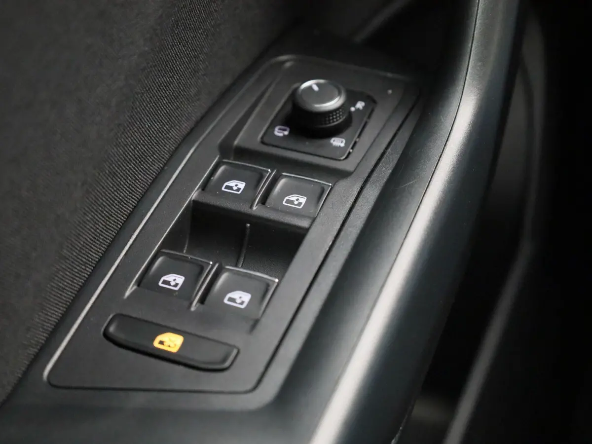 1.5 TSI Style Business | 150 PK | Apple Carplay / Android Auto | Elektrische Kofferklep | Virtual Cockpit | Parkeersensoren |
