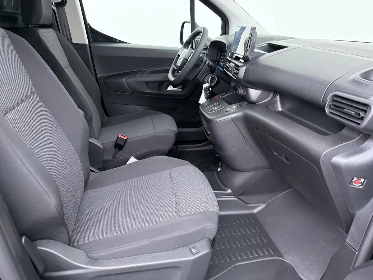EV 50 kWh 136 Auto L1 | ND | Elektrisch verstelbare en verwarmbare buitenspiegels | Parkeersensoren achter | Stoelverwarming op voorstoelen (4 standen)