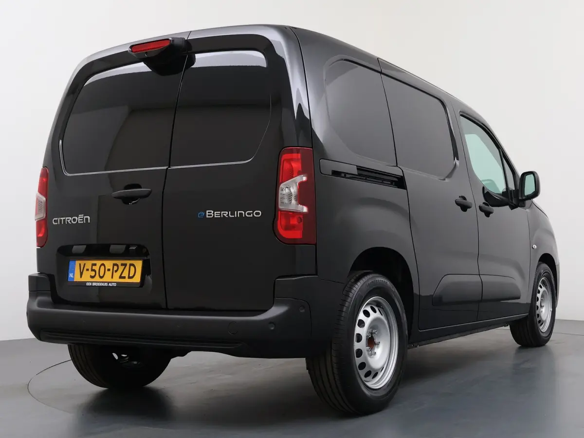 EV 50 kWh 136 Auto L1 | ND | Elektrisch verstelbare en verwarmbare buitenspiegels | Parkeersensoren achter | Stoelverwarming op voorstoelen (4 standen)