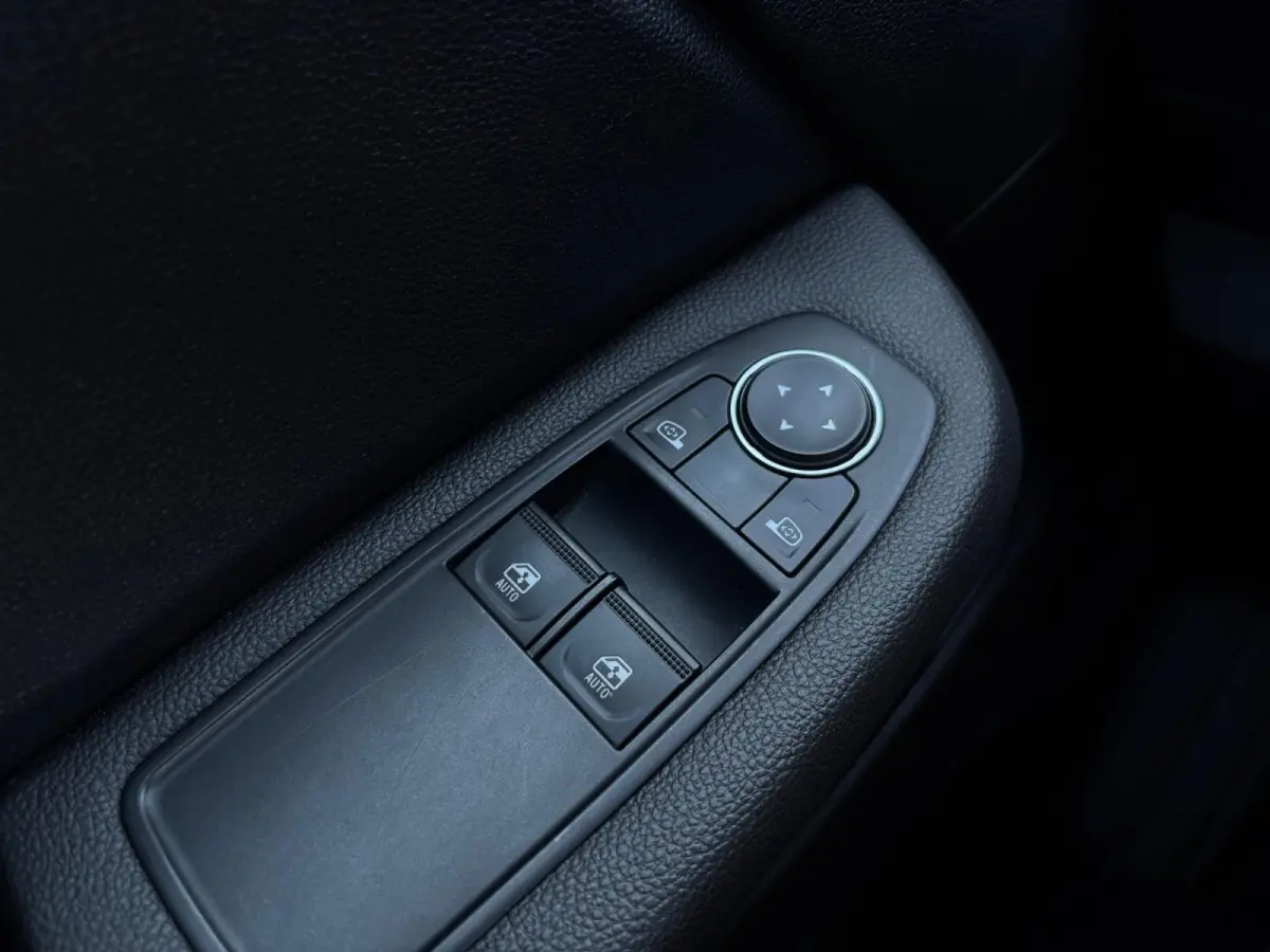 1.6 E-Tech Hybrid 145 PK Equilibre ✅ LED ✅ CarPlay ✅ Navi