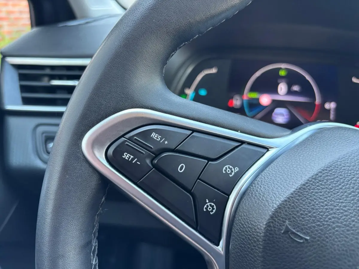 1.6 E-Tech Hybrid 145 PK Equilibre ✅ LED ✅ CarPlay ✅ Navi