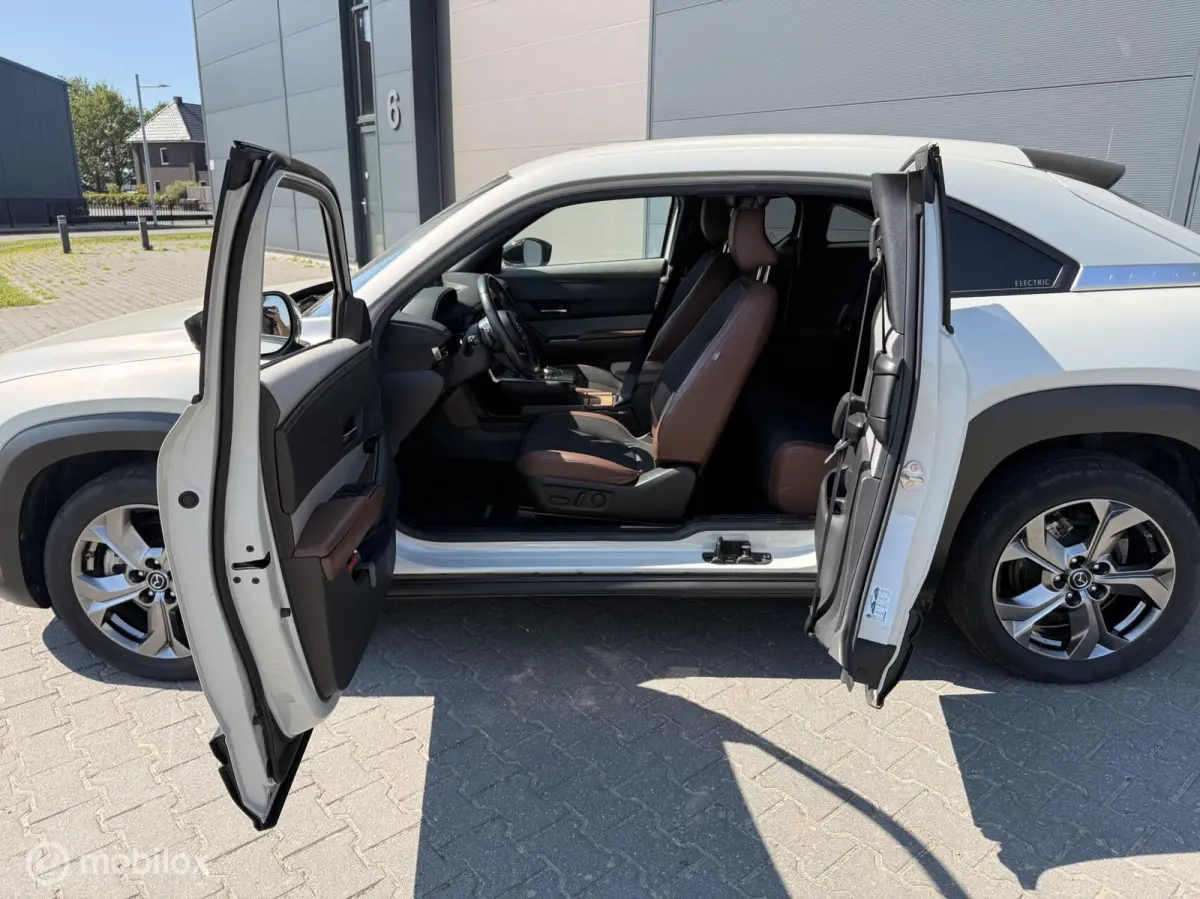 e-SkyActiv 145 Comfort 36 kWh | SOH 94% | CCS | HUD | Camera