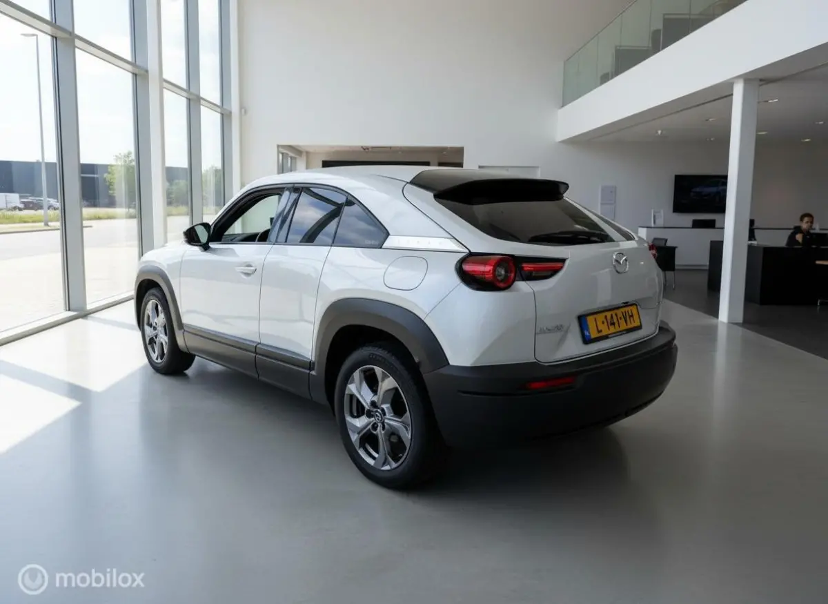 e-SkyActiv 145 Comfort 36 kWh | SOH 94% | CCS | HUD | Camera