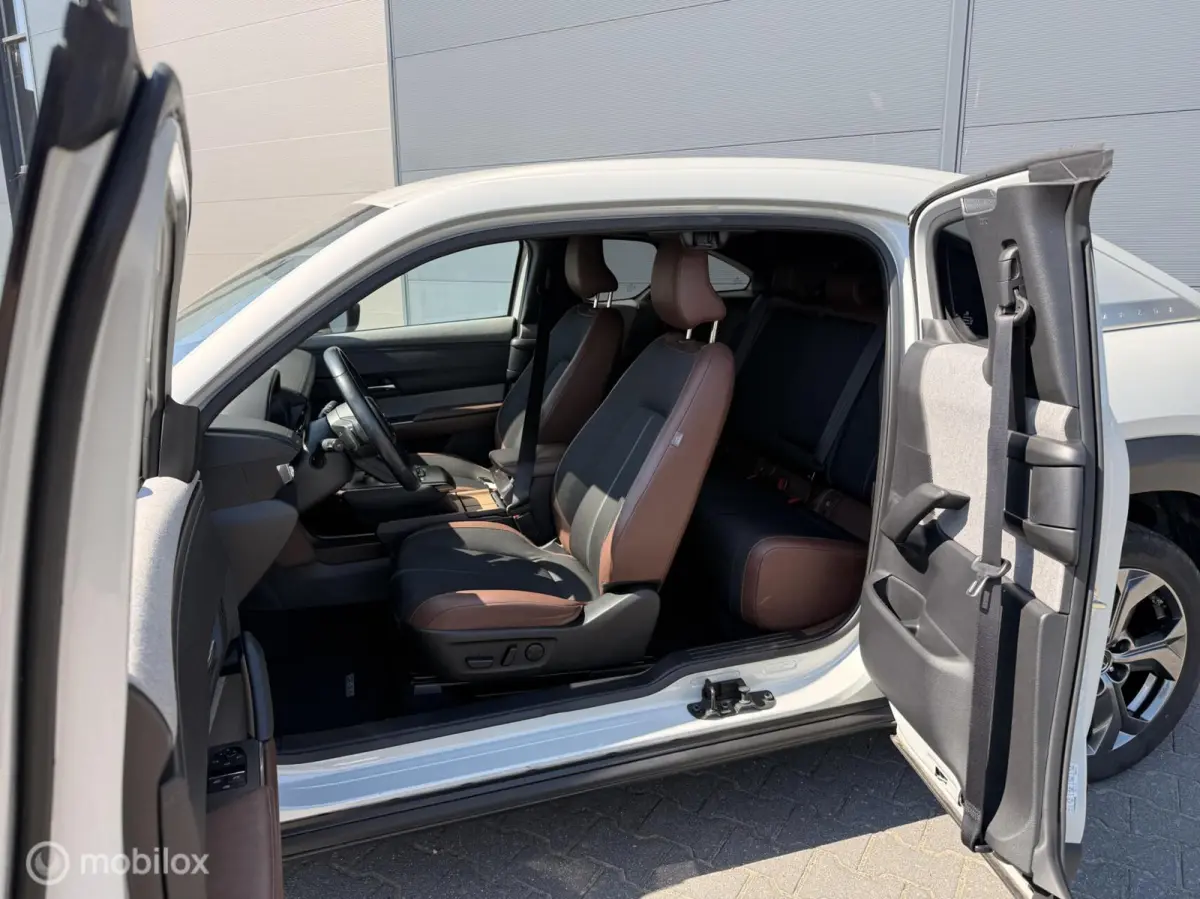 e-SkyActiv 145 Comfort 36 kWh | SOH 94% | CCS | HUD | Camera