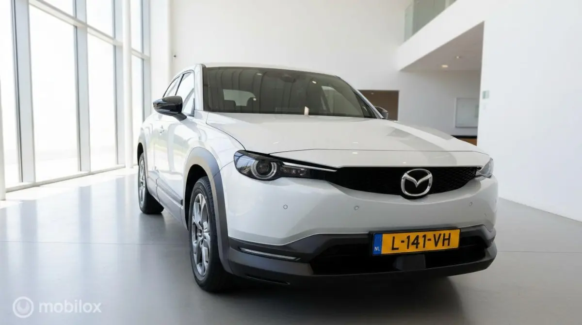e-SkyActiv 145 Comfort 36 kWh | SOH 94% | CCS | HUD | Camera