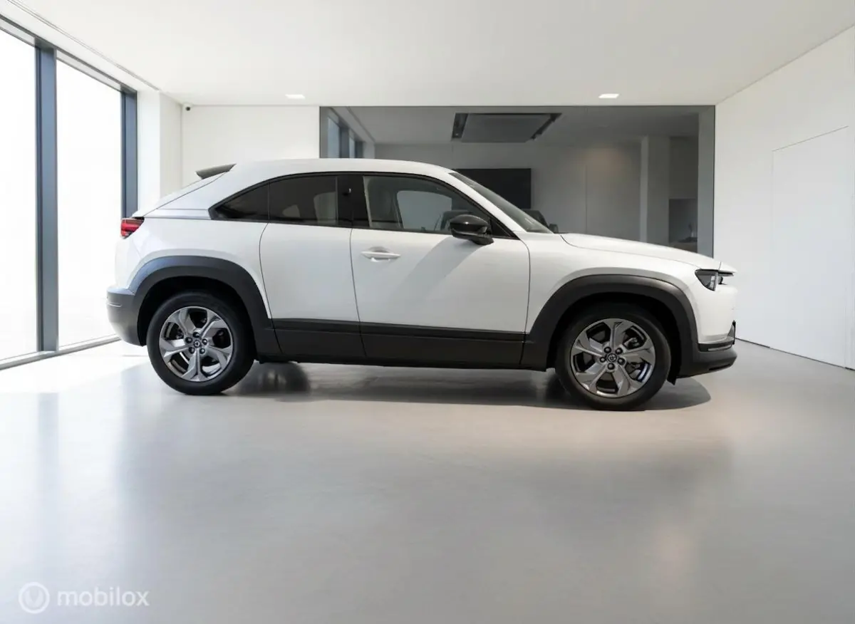 e-SkyActiv 145 Comfort 36 kWh | SOH 94% | CCS | HUD | Camera