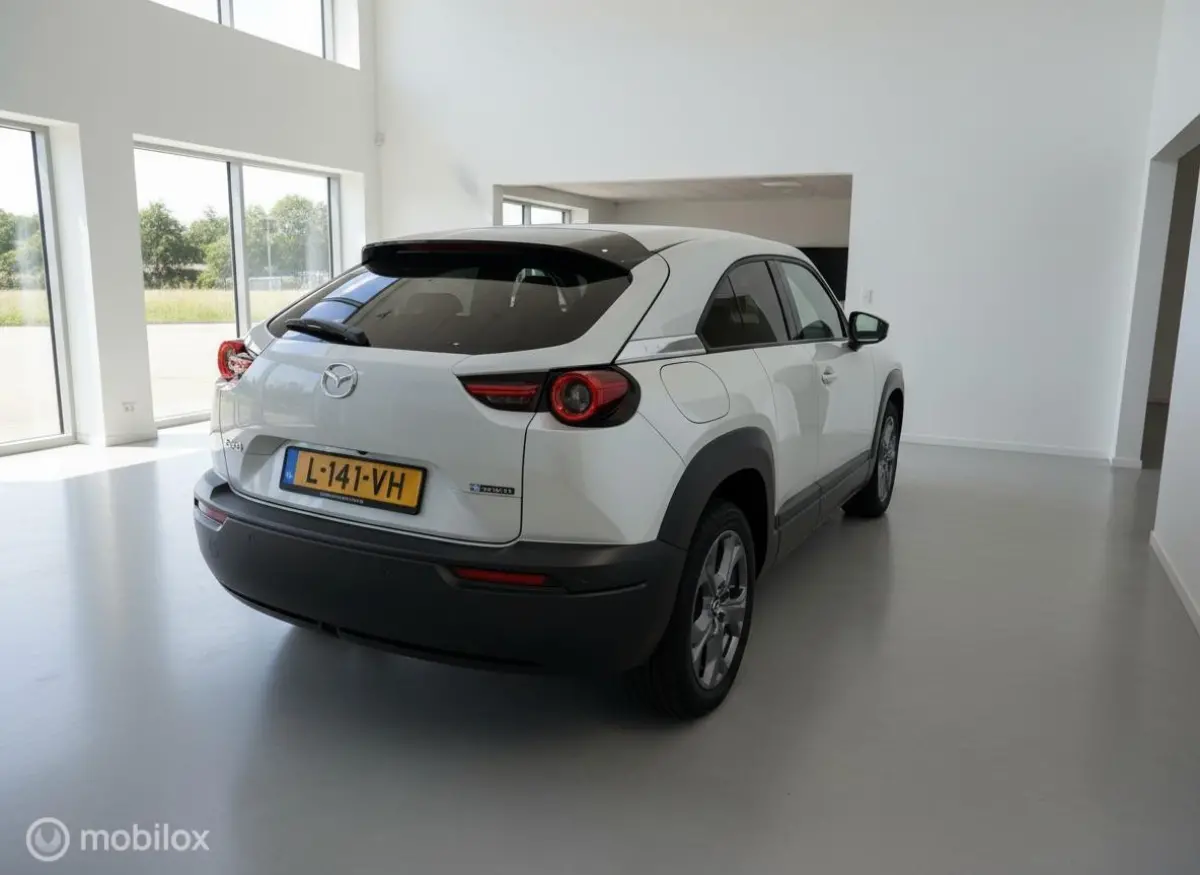 e-SkyActiv 145 Comfort 36 kWh | SOH 94% | CCS | HUD | Camera