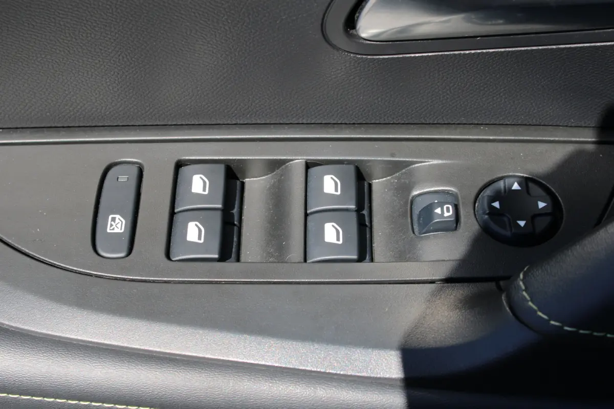 1.2 PureTech GT Pack Stoelverwarming | Adaptive Cruise Control | Navigatie | Focal HiFi | Android Auto/Apple Carplay