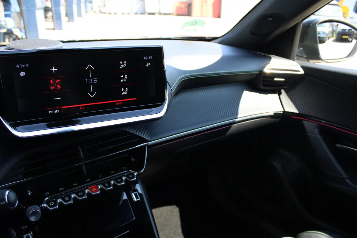 1.2 PureTech GT Pack Stoelverwarming | Adaptive Cruise Control | Navigatie | Focal HiFi | Android Auto/Apple Carplay